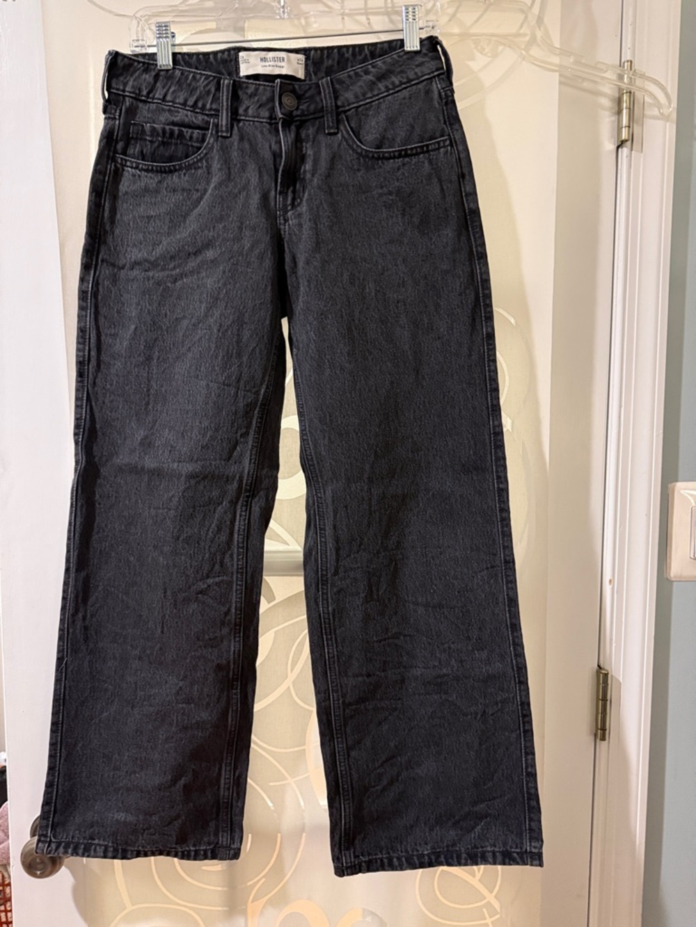 Hollister Women’s Low-Rise Baggy Jeans - 2 Short